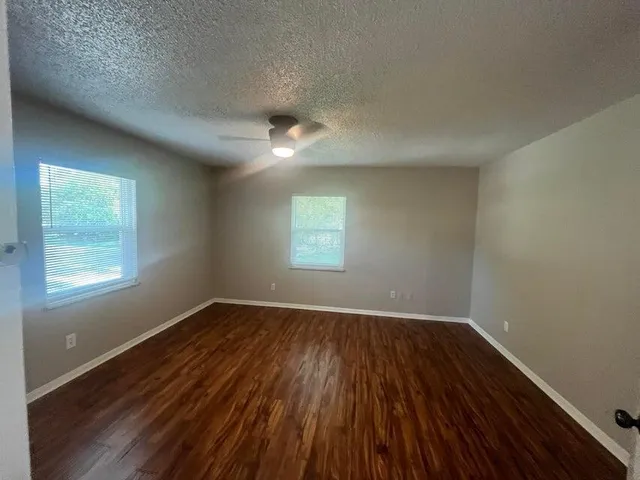 $3,500 | 115 36th Court, Vero Beach, FL 32968