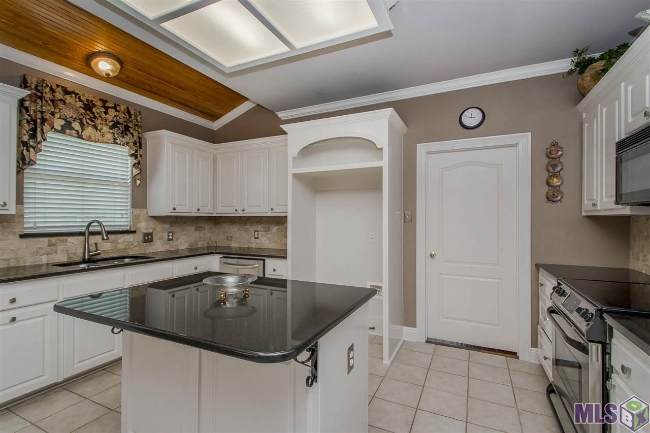10826 Hilltree Drive Baton Rouge, LA 70810 - Photo 18 of 35