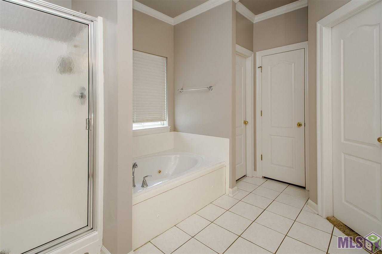 10826 Hilltree Drive Baton Rouge, LA 70810 - Photo 26 of 35