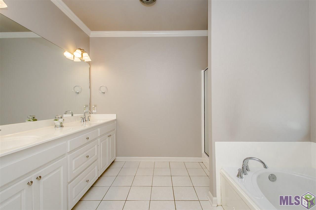 10826 Hilltree Drive Baton Rouge, LA 70810 - Photo 27 of 35