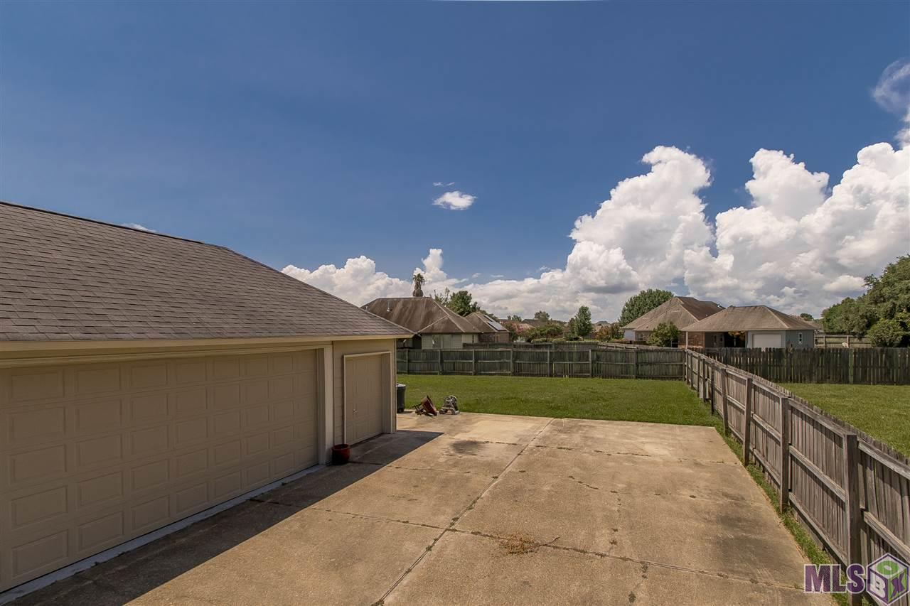 10826 Hilltree Drive Baton Rouge, LA 70810 - Photo 8 of 35