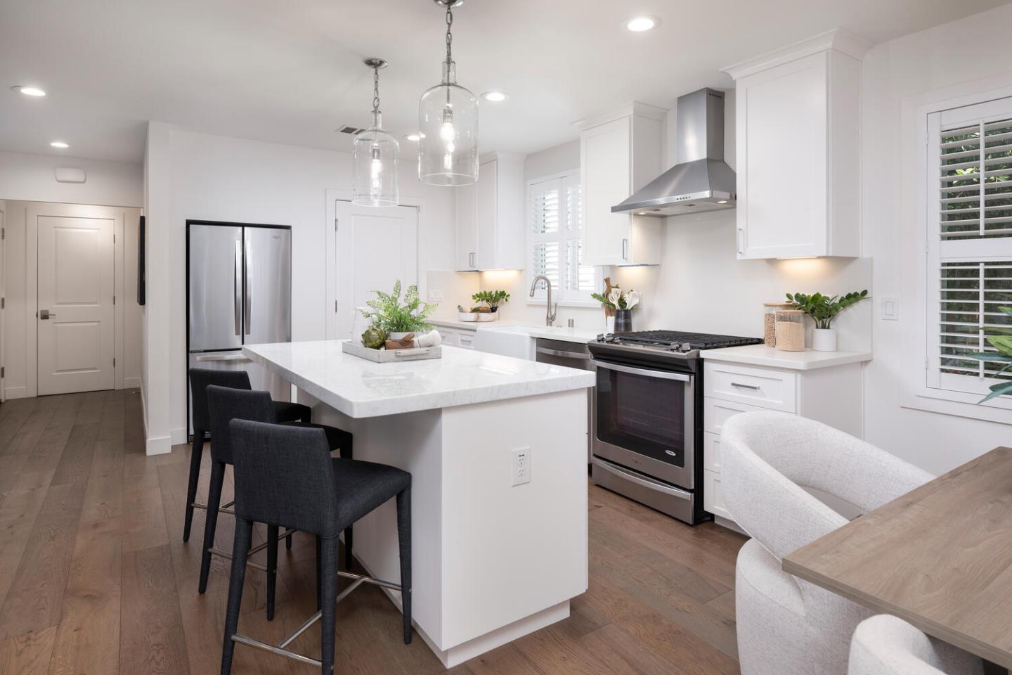 9 Inner Circle Redwood City, CA 94062 - Photo 8 of 21