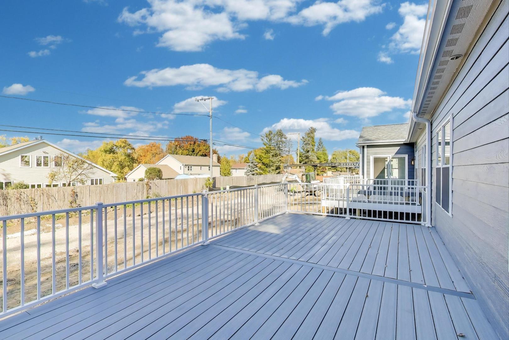 902 North Quentin Road Palatine, IL 60067 - Photo 18 of 24