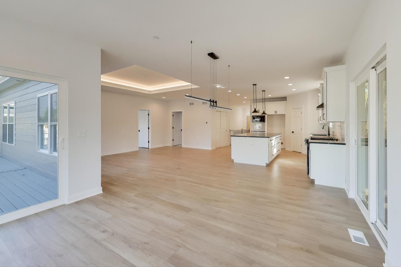 902 North Quentin Road Palatine, IL 60067 - Photo 6 of 24