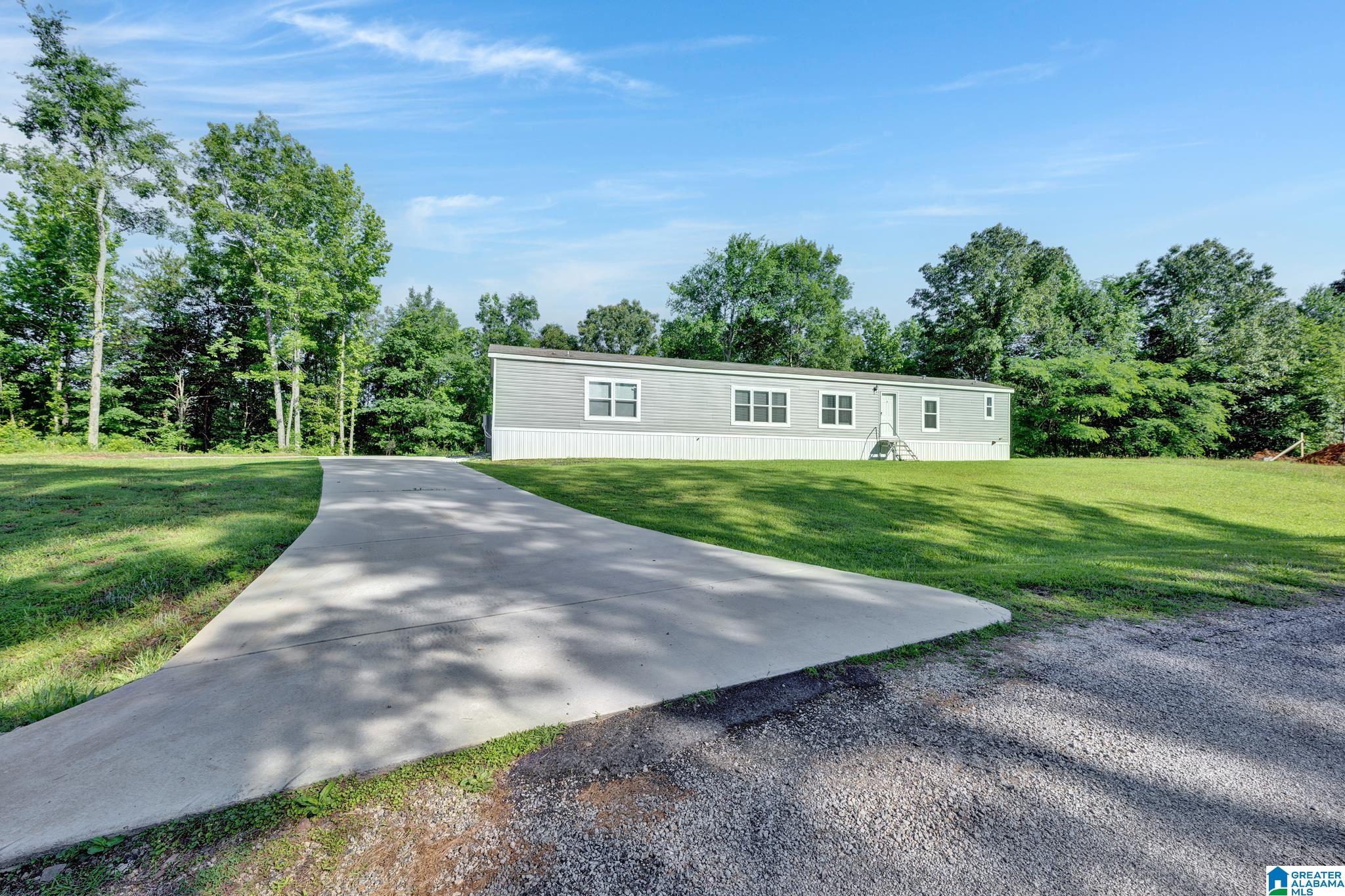 385 Ridgewood Drive Hayden, AL 35079 - Photo 2 of 41