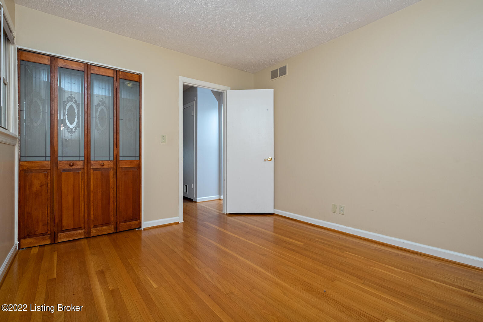 4512 Fox Run Road Louisville, KY 40207 - Photo 24 of 66 0027