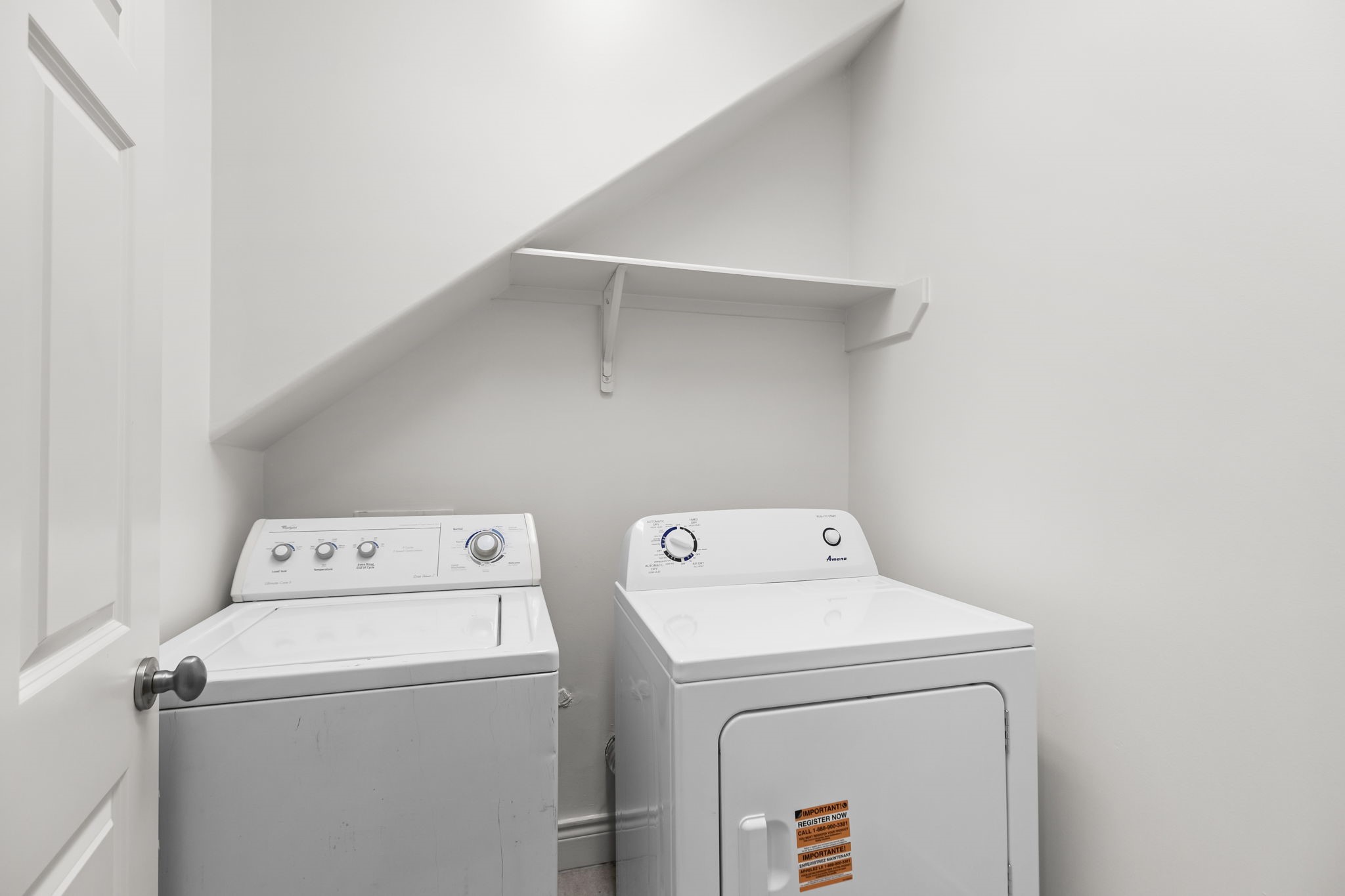 4026 Gramercy Street Houston, TX 77025 - Photo 24 of 35 a utility room with dryer and washer