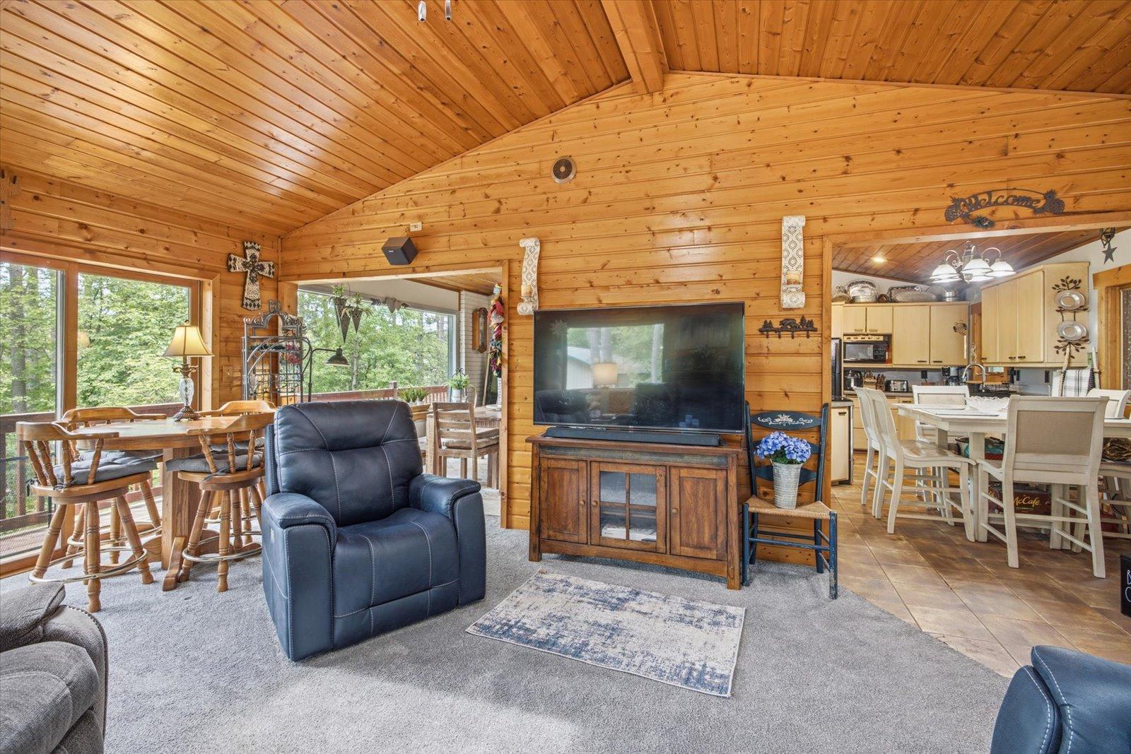 2016 Rice Lake Road Duluth, MN 55811 - Photo 19 of 47