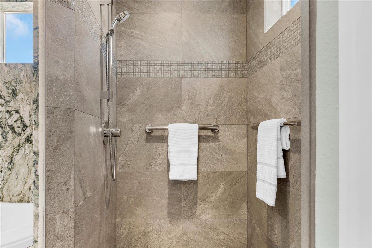 225 Mt Hermon Road, Unit 88 Scotts Valley, CA 95066 - Photo 27 of 50 a bathroom that has a shower