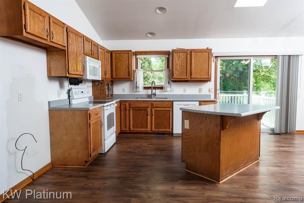 7448 Avoca Road North Street, MI 48049 - Photo 6 of 48