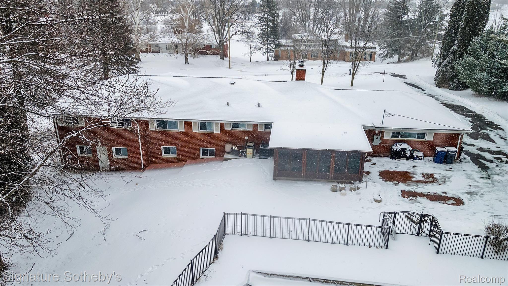 6700 Meadowlake Road Bloomfield Hills, MI 48301 - Photo 46 of 58 45-6700-Meadowlake-Rd-WindowStill-Real-Estate-Photgraphy-45.jpg
