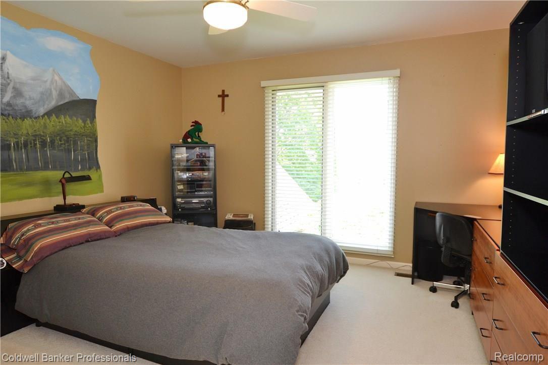 4878 Rivers Edge Drive Troy, MI 48098 - Photo 33 of 54 RChase4878_126.JPG