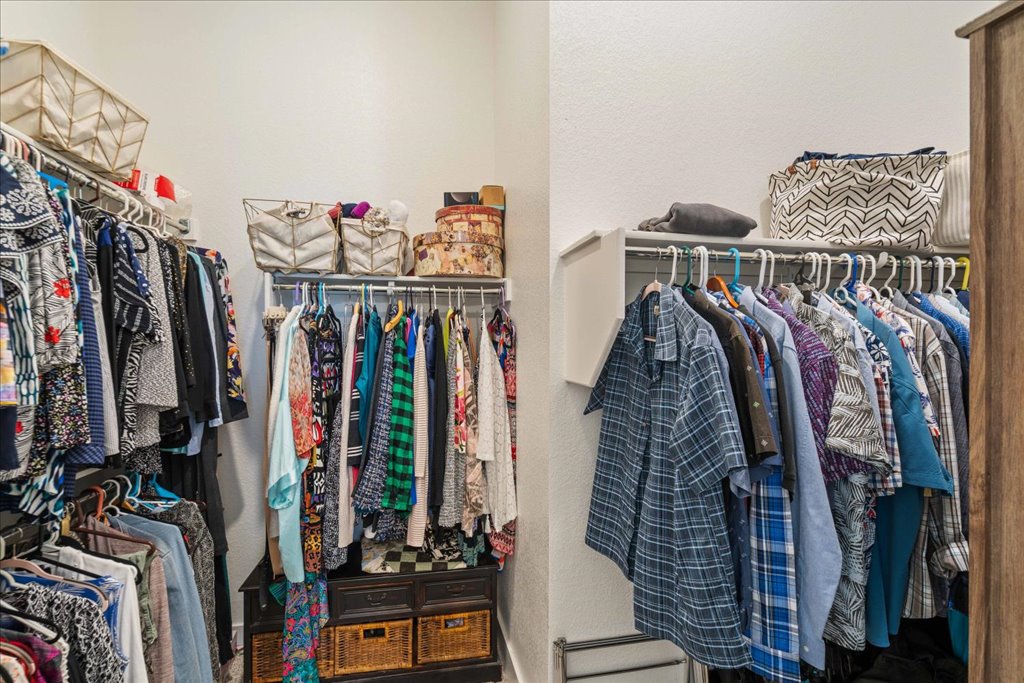 7912 Prairie Rye Drive Lago Vista, TX 78645 - Photo 19 of 37 Primary walk-in closet