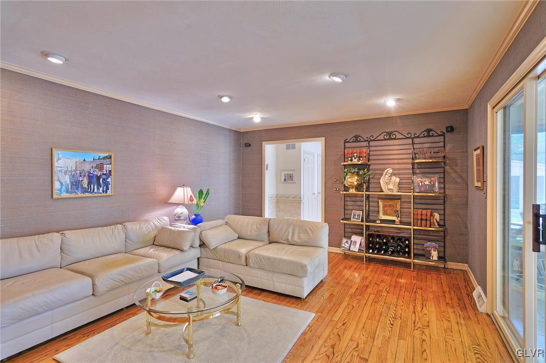 1432 Hampton Road Allentown, PA 18104 - Photo 12 of 38 Gallery Image 12