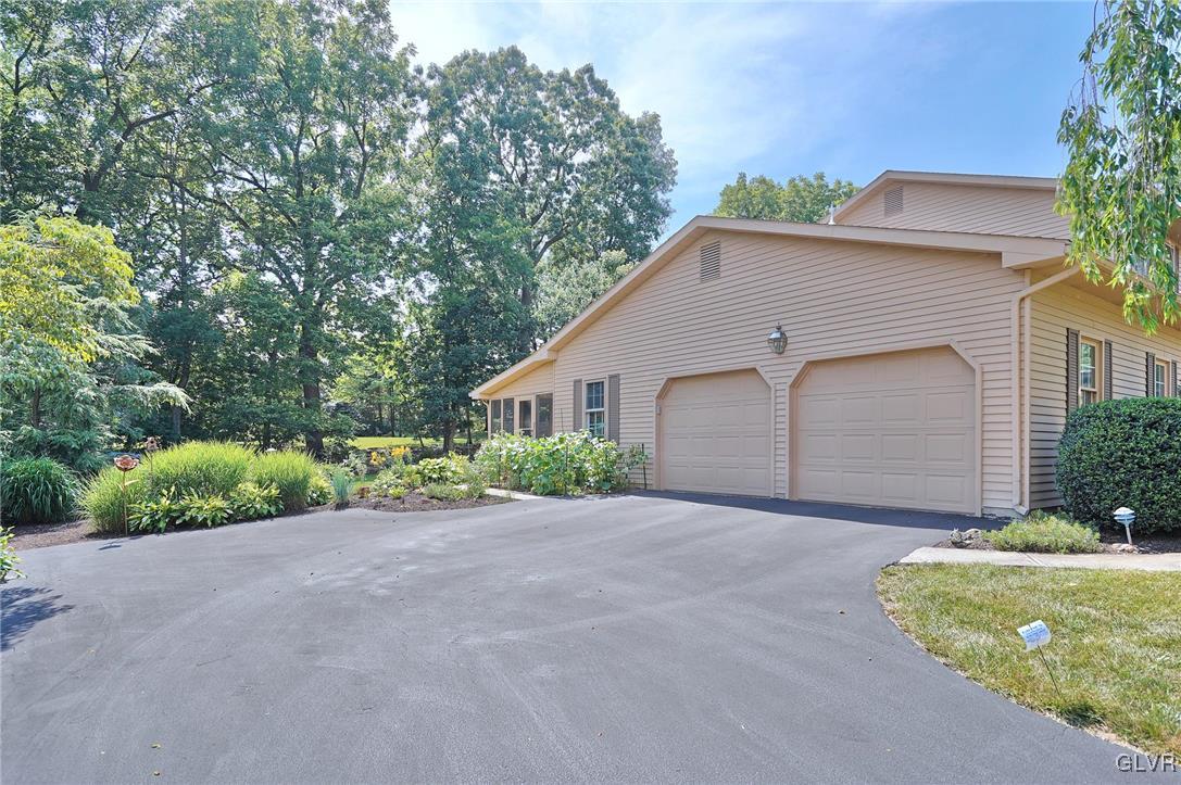 1432 Hampton Road Allentown, PA 18104 - Photo 2 of 38 Gallery Image 2