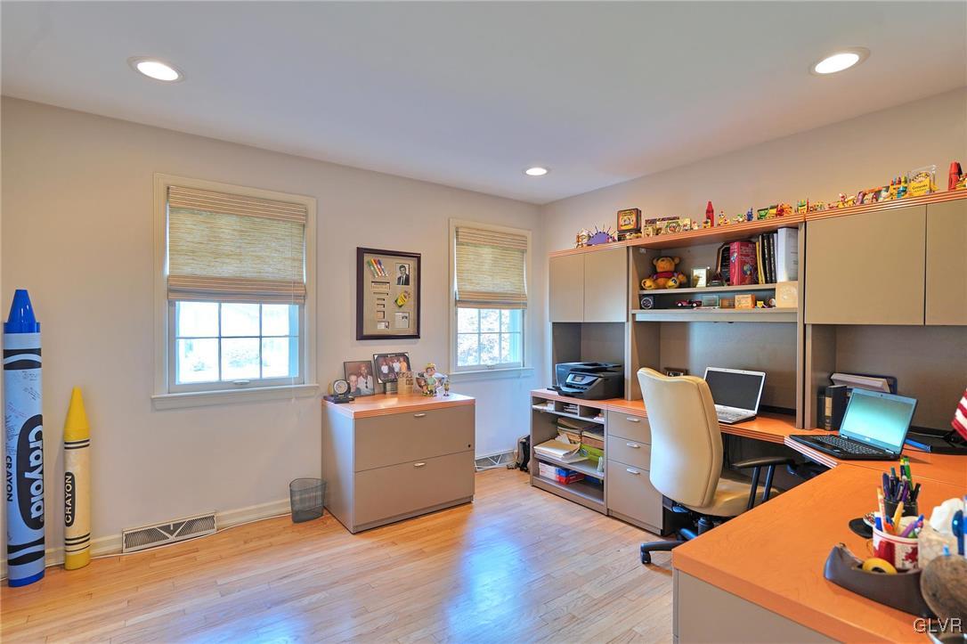 1432 Hampton Road Allentown, PA 18104 - Photo 26 of 38 Gallery Image 26
