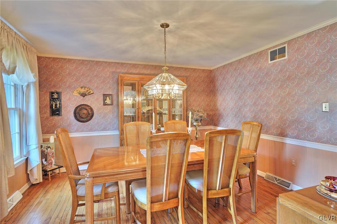 1432 Hampton Road Allentown, PA 18104 - Photo 6 of 38 Gallery Image 6