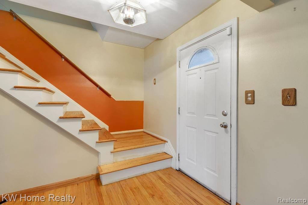 14064 Merriman Road Livonia, MI 48154 - Photo 4 of 24 GO0A8565.jpg