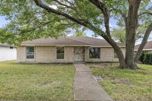 $305,000 | 518 Flamingo Way, Duncanville, TX 75116