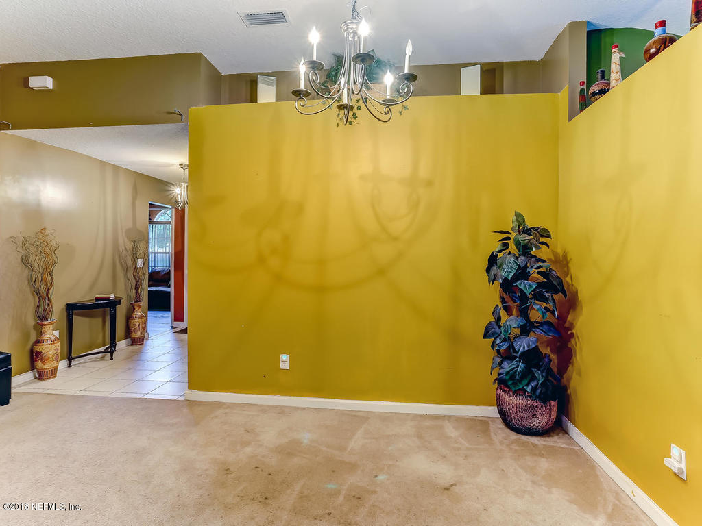 11873 Raindrop Road Jacksonville, FL 32219 - Photo 11 of 47 11873 Raindrop Rd Jacksonville-013-8-Din