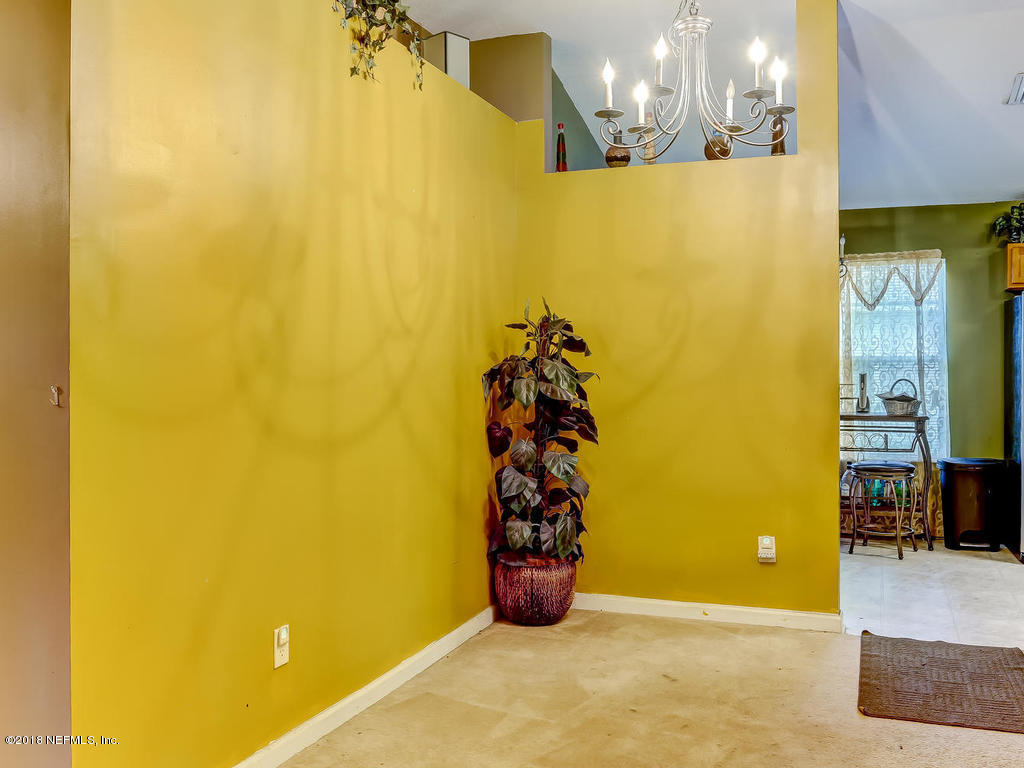 11873 Raindrop Road Jacksonville, FL 32219 - Photo 12 of 47 11873 Raindrop Rd Jacksonville-014-6-Din