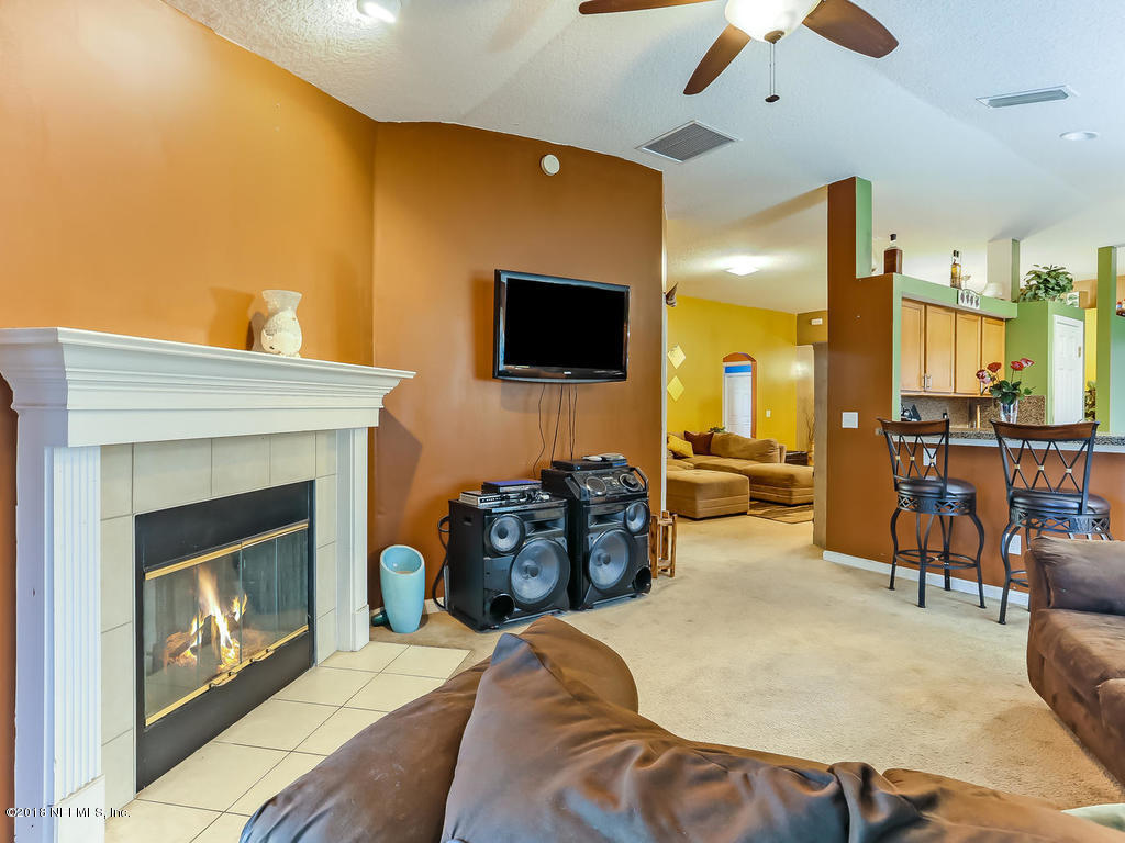 11873 Raindrop Road Jacksonville, FL 32219 - Photo 19 of 47 Family Room