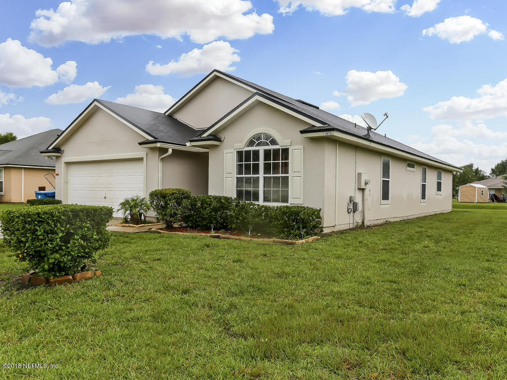 11873 Raindrop Road Jacksonville, FL 32219 - Photo 2 of 47 11873 Raindrop Rd Jacksonville-004-52-Fr