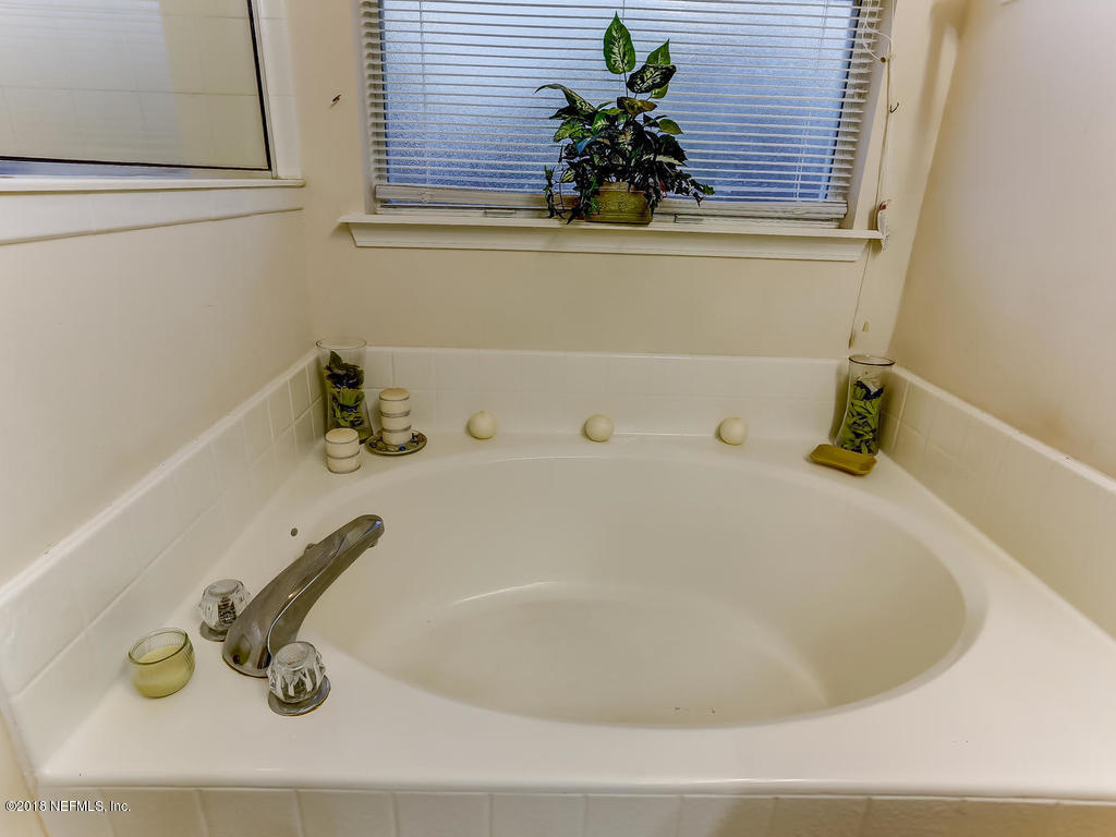 11873 Raindrop Road Jacksonville, FL 32219 - Photo 32 of 47 Master Bathroom
