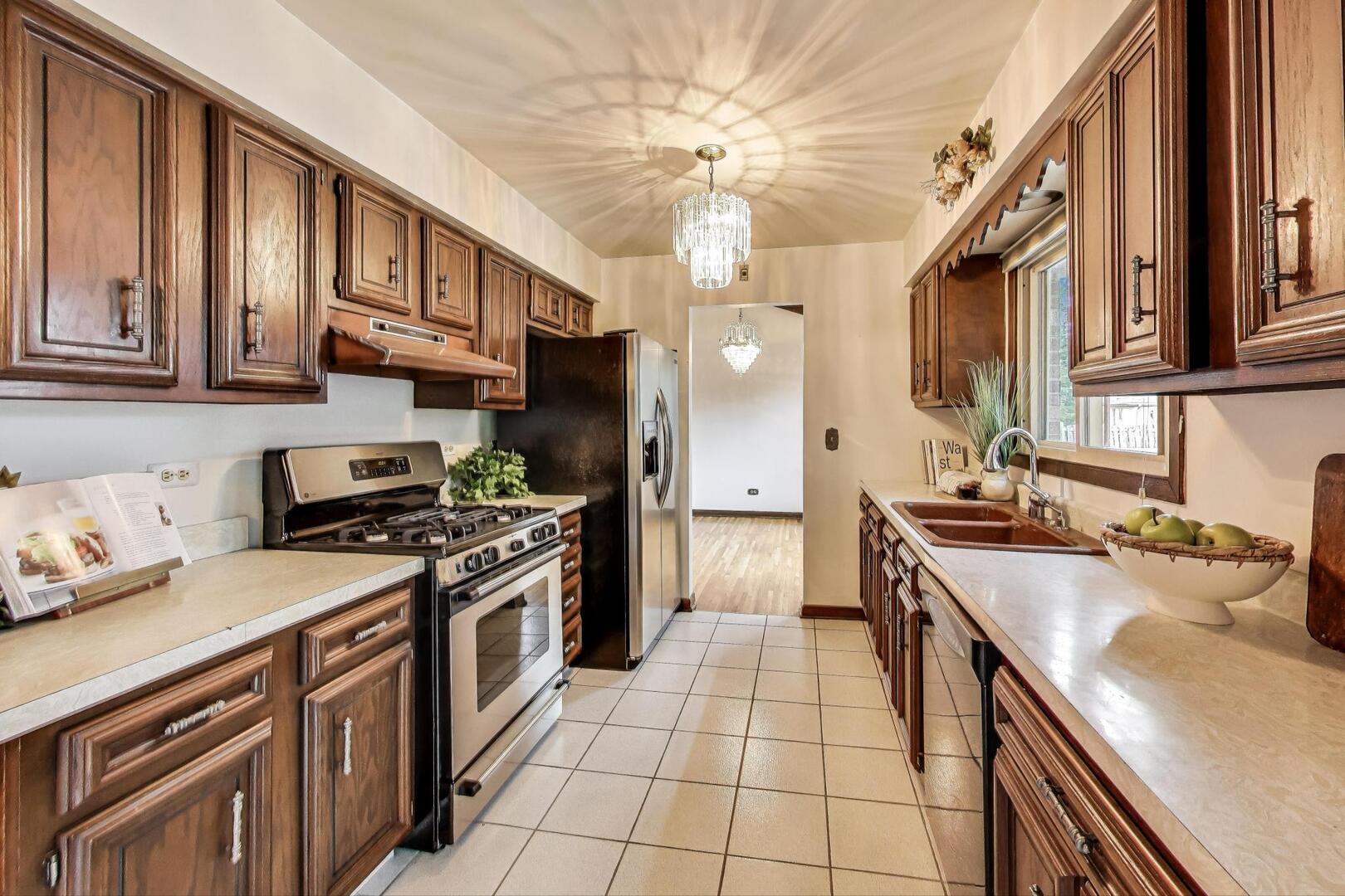 823 Cambridge Row Addison, IL 60101 - Photo 14 of 46