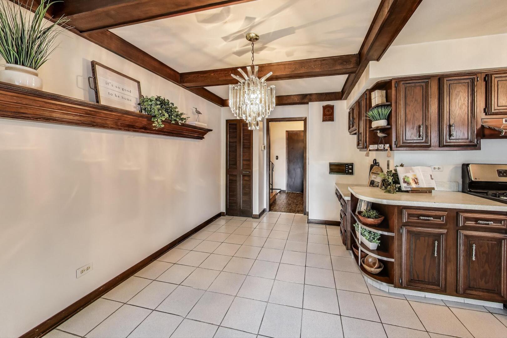 823 Cambridge Row Addison, IL 60101 - Photo 15 of 46