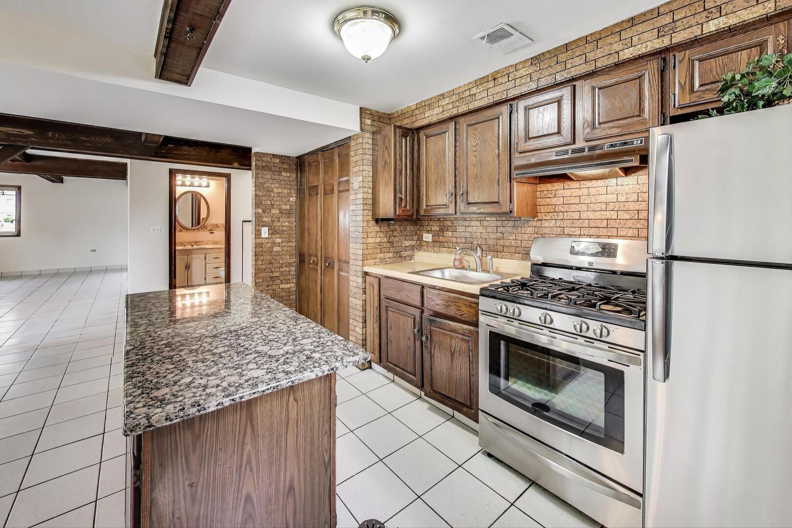 823 Cambridge Row Addison, IL 60101 - Photo 33 of 46