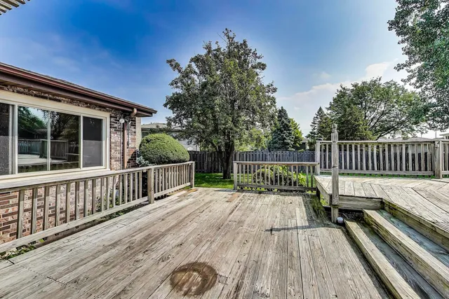 $475,000 | 823 Cambridge Row, Addison, IL 60101