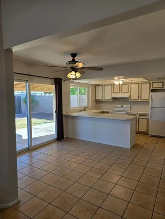 $2,400 | 1615 West Summit Place, Chandler, AZ 85224