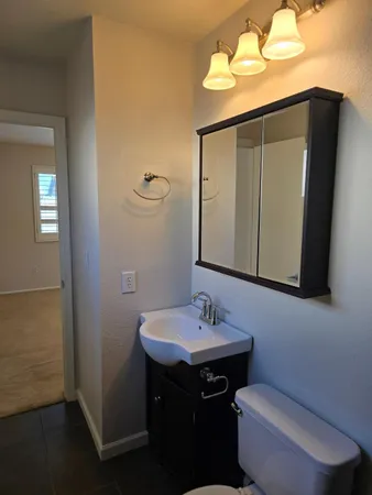 $2,400 | 1615 West Summit Place, Chandler, AZ 85224