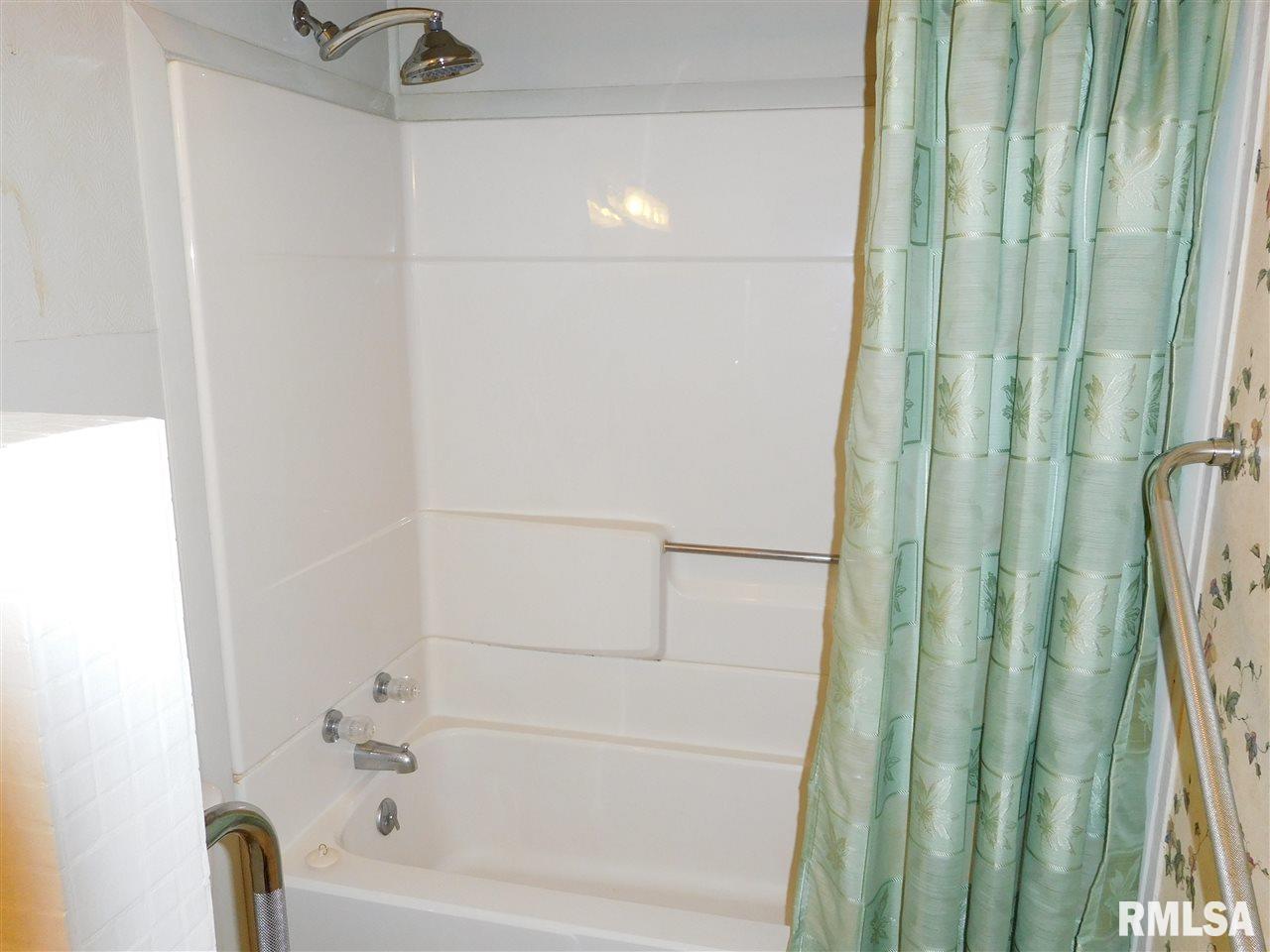 3817 South Paramount Road Bartonville, IL 61607 - Photo 13 of 25 Gallery Image 13