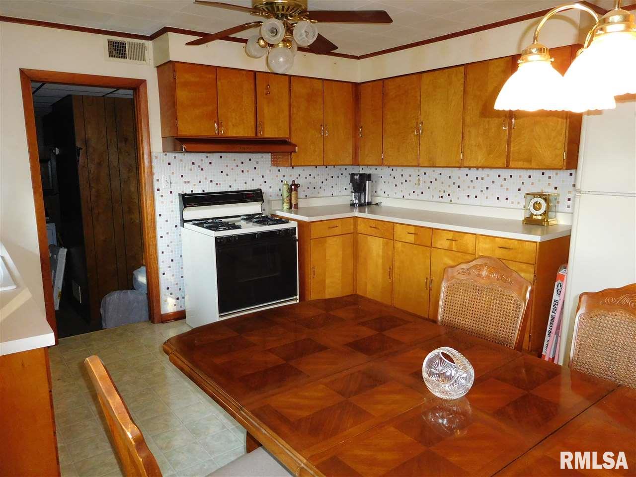 3817 South Paramount Road Bartonville, IL 61607 - Photo 6 of 25 Gallery Image 6