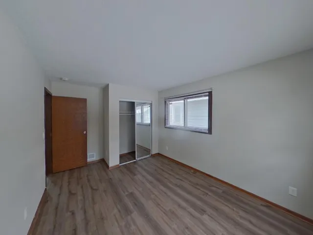 $2,169 | 1000 Concordia Avenue, St. Paul, MN 55104