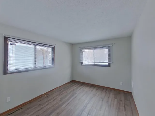 $2,129 | 1000 Concordia Avenue, St. Paul, MN 55104