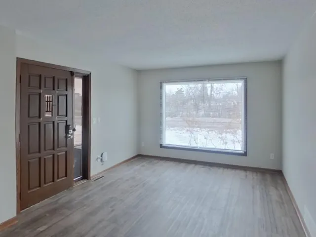 $2,169 | 1000 Concordia Avenue, St. Paul, MN 55104