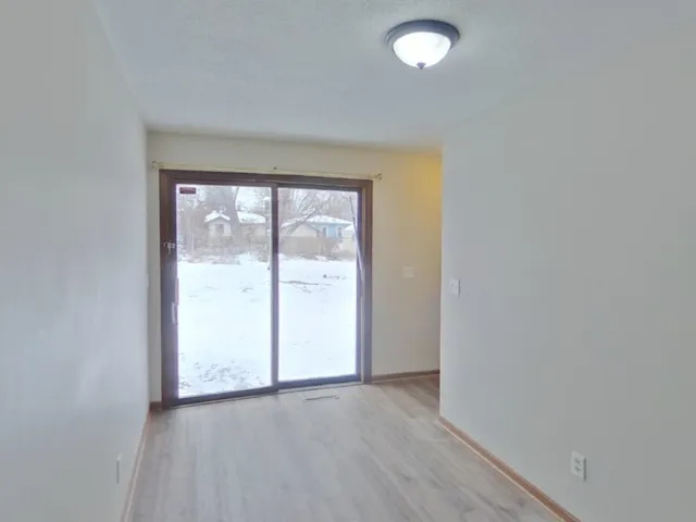 $2,169 | 1000 Concordia Avenue, St. Paul, MN 55104