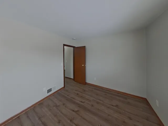 $2,169 | 1000 Concordia Avenue, St. Paul, MN 55104