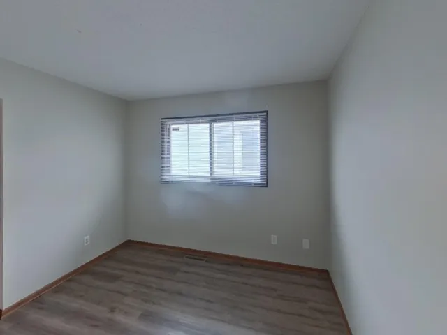 $2,129 | 1000 Concordia Avenue, St. Paul, MN 55104