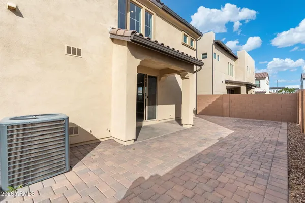 $2,550 | 3925 East Megan Street, Gilbert, AZ 85295