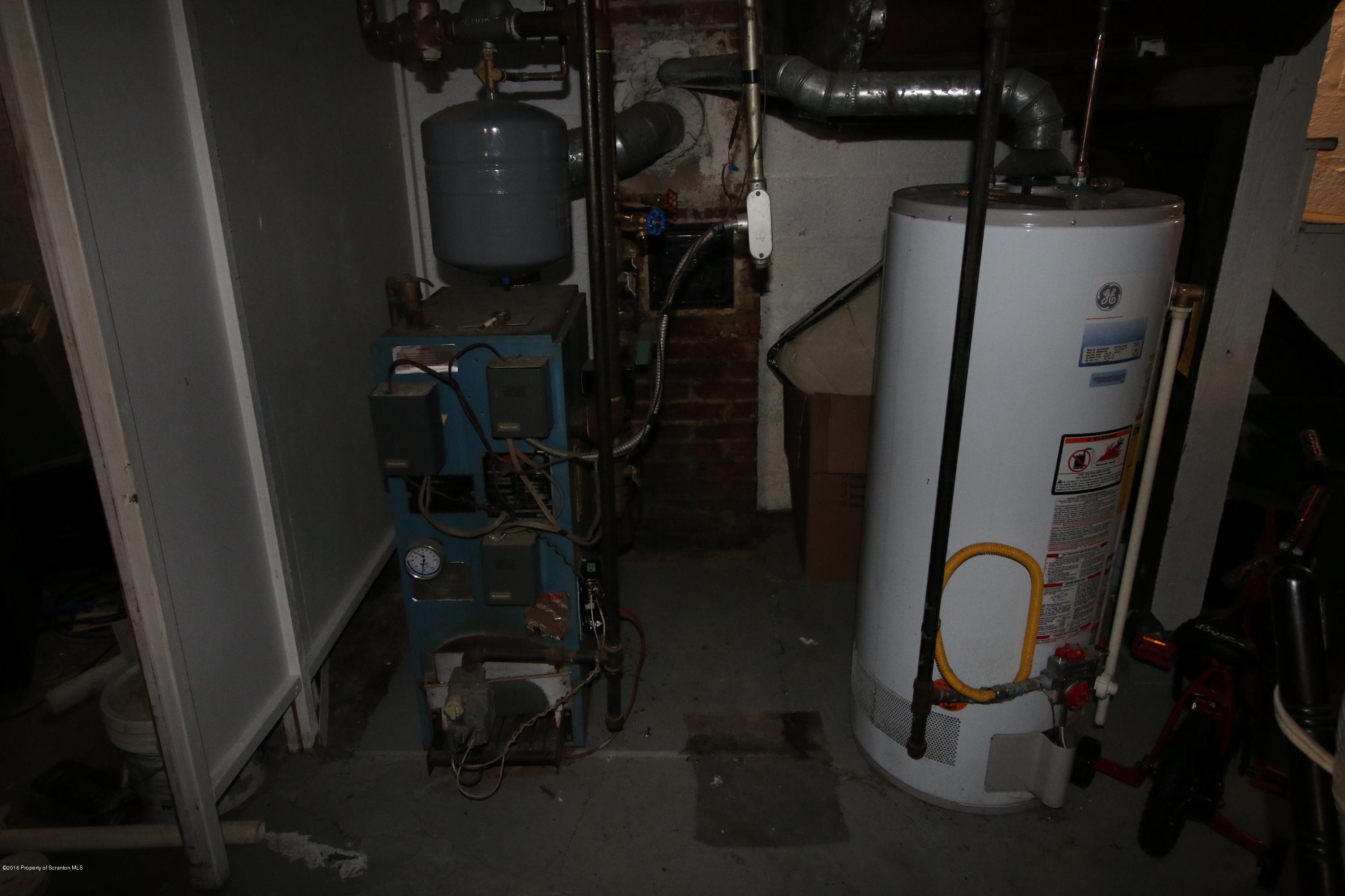 1522 Holly Road Dunmore, PA 18509 - Photo 17 of 19 Gallery Image 17
