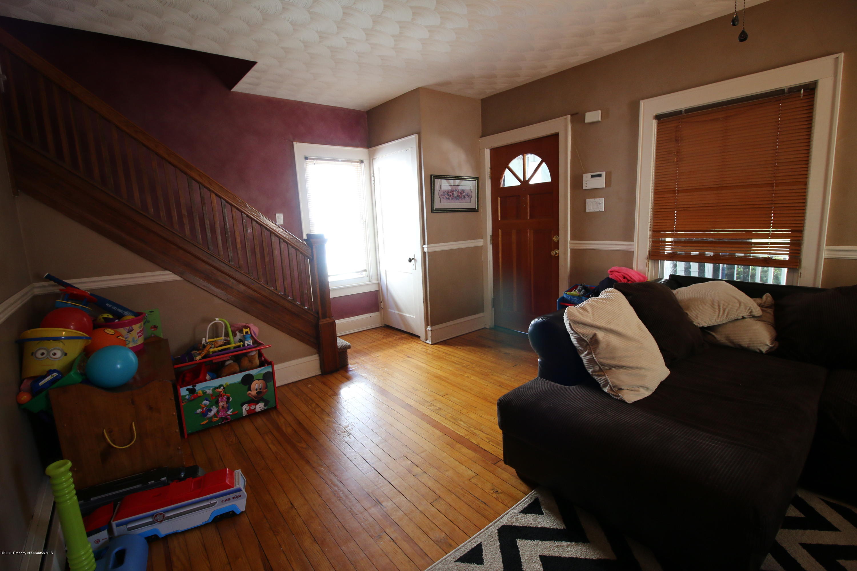1522 Holly Road Dunmore, PA 18509 - Photo 8 of 19 Gallery Image 8