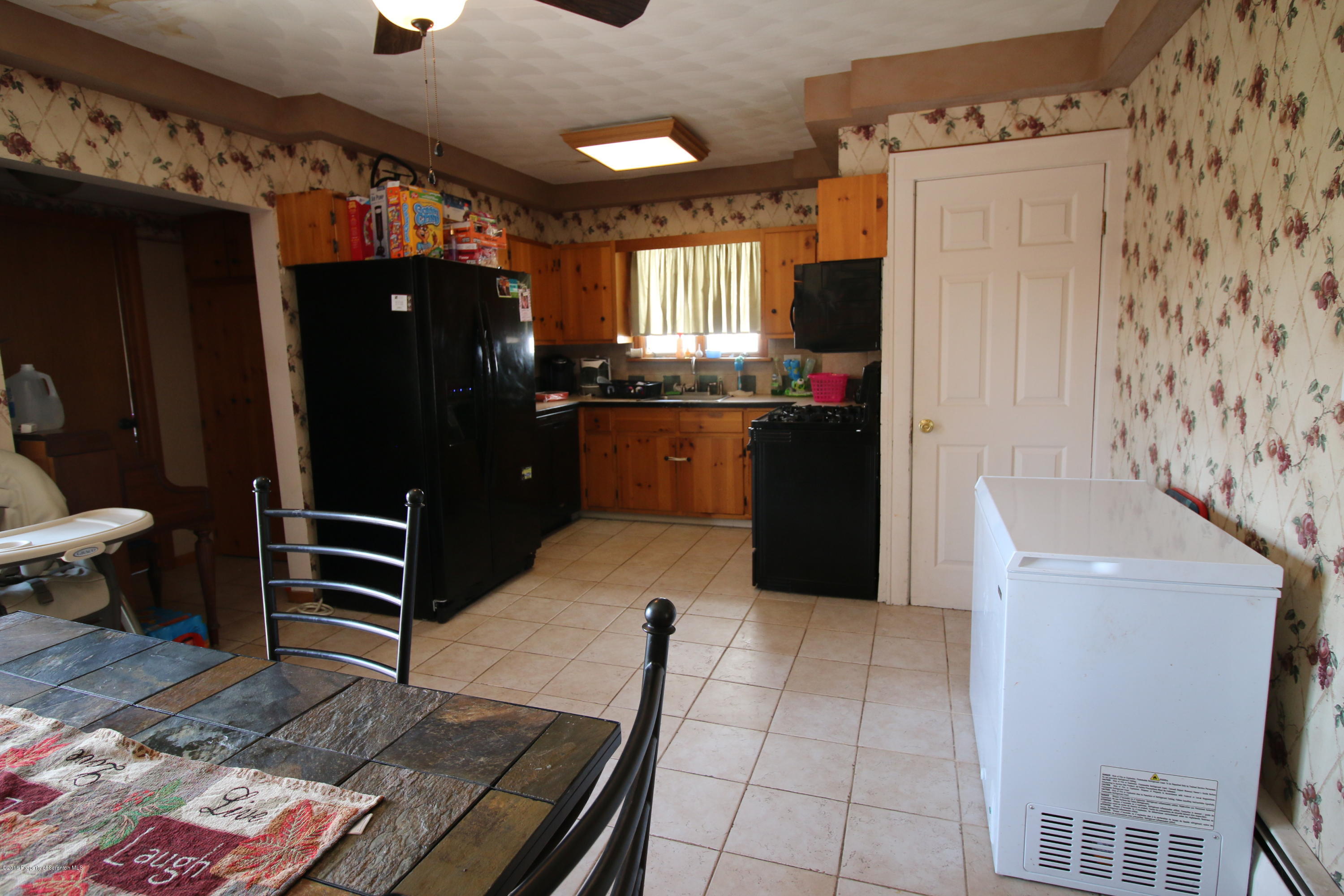1522 Holly Road Dunmore, PA 18509 - Photo 9 of 19 Gallery Image 9