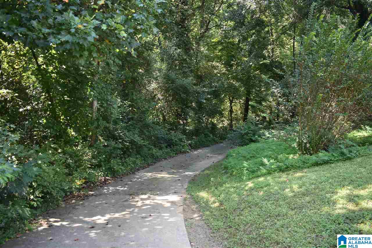 140 Wickstead Road Bessemer, AL 35023 - Photo 3 of 38