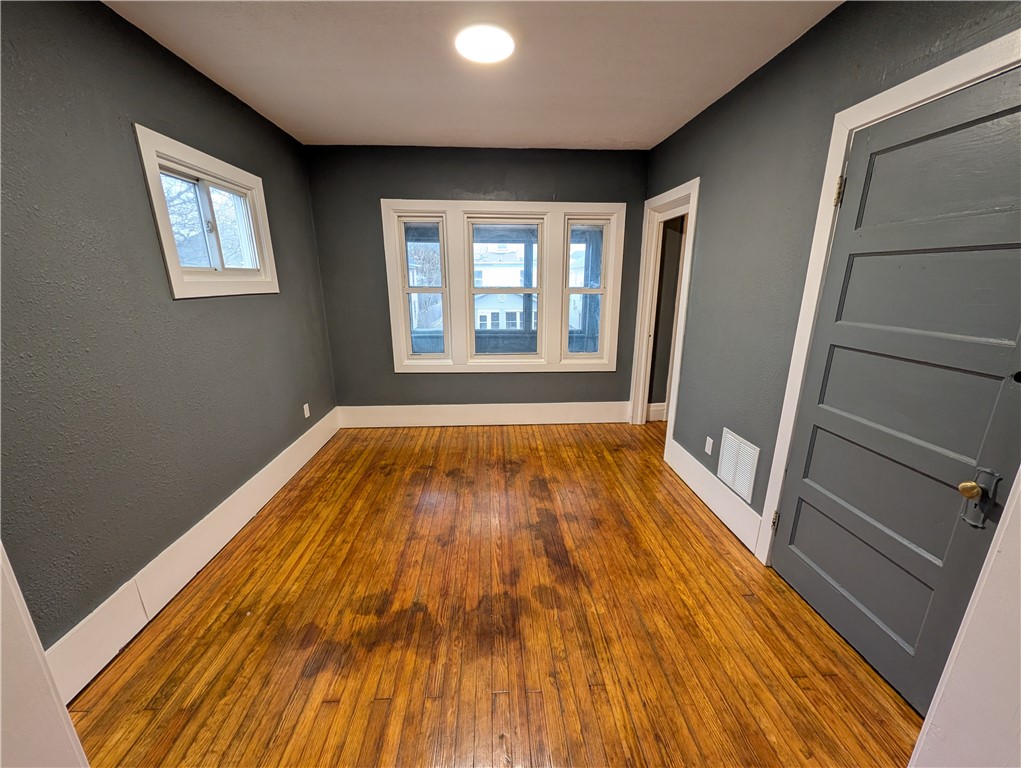 82 Fairbanks Street Rochester, NY 14621 - Photo 19 of 39 Upper Apartment