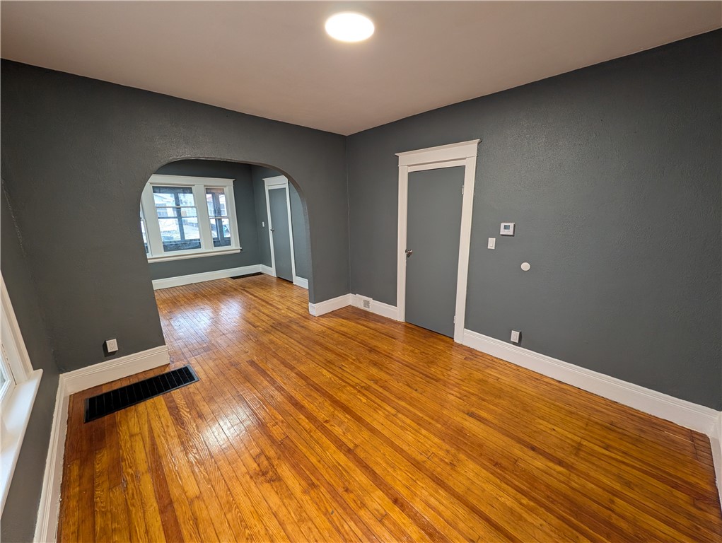 82 Fairbanks Street Rochester, NY 14621 - Photo 35 of 39 Lower Apartment