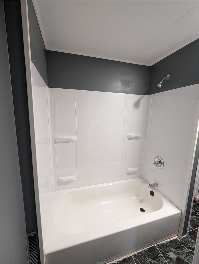 82 Fairbanks Street Rochester, NY 14621 - Photo 9 of 39 Upper Apartment